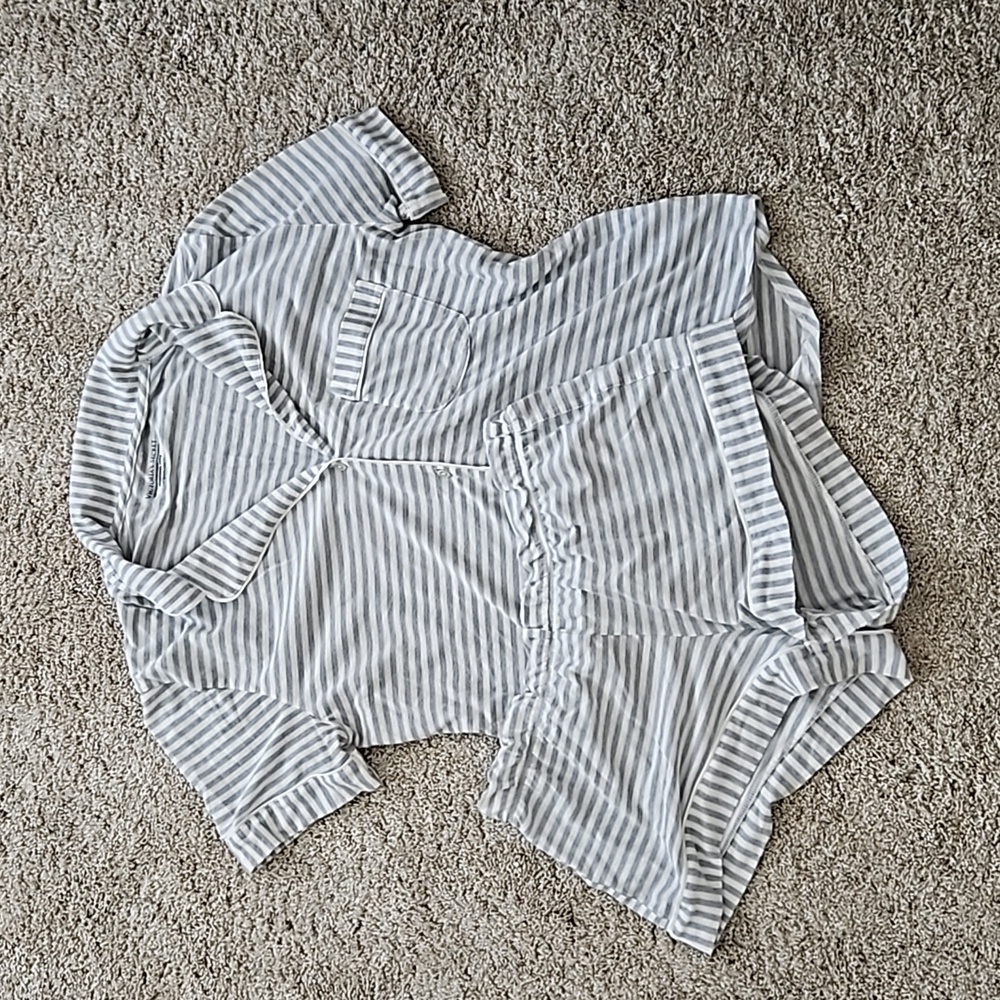 Victoria's Secret women's M grey and white stripe pajama shorts set